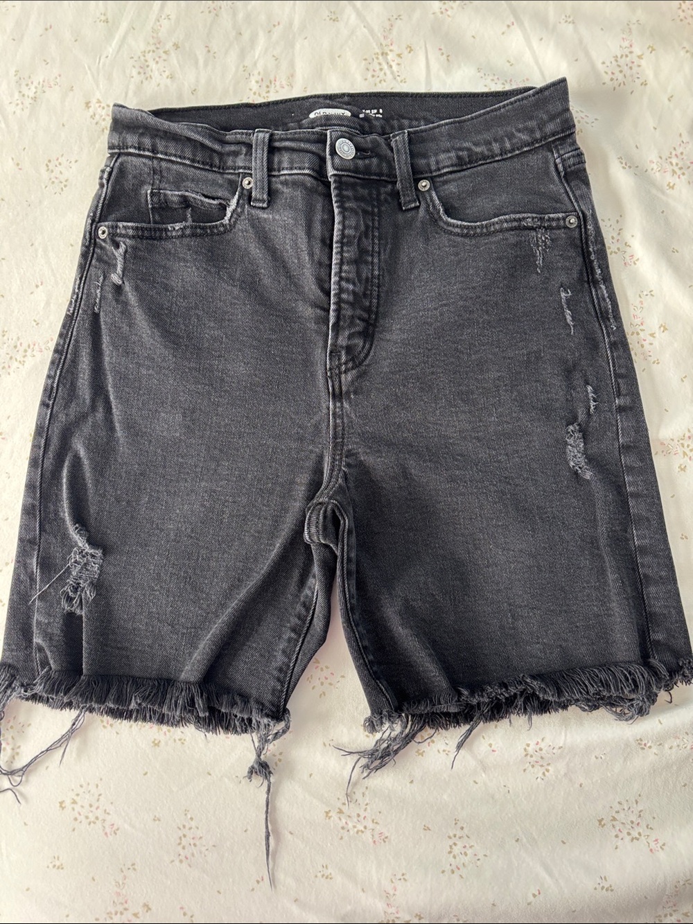 OLD NAVY BLACK DENIM SHORTS in Size 6